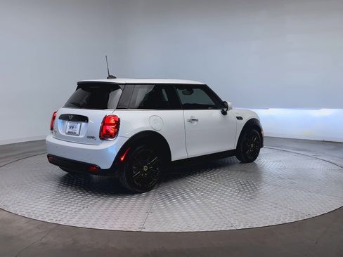 Certified 2024 MINI Cooper SE image 8