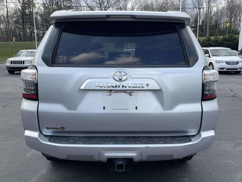 Used 2018 Toyota 4Runner SR5 Premium image 4