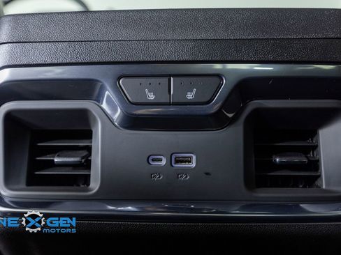 Used 2025 Chevrolet Silverado 2500 High Country w/ Technology Package AWD/4WD image 30