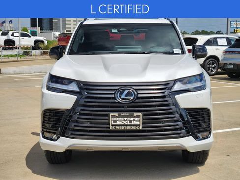 Used 2026 Lexus LX 600 4WD w/ Appearance Package image 2