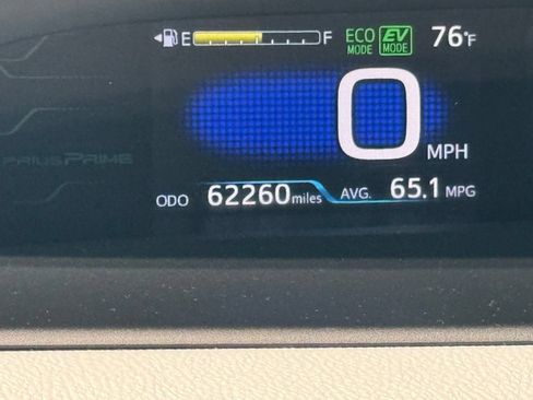 Used 2017 Toyota Prius Prime Advanced FWD image 27