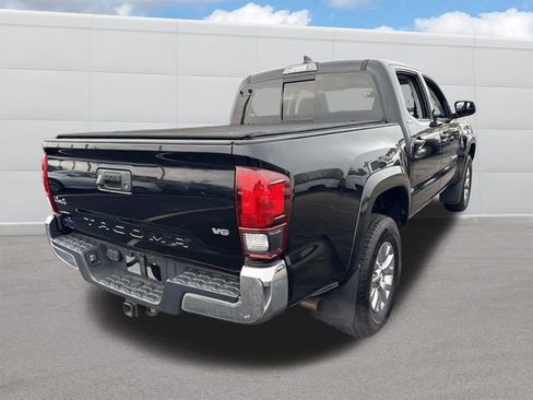 Used 2018 Toyota Tacoma SR5 image 8