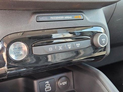 New 2024 Ford Escape SE image 28