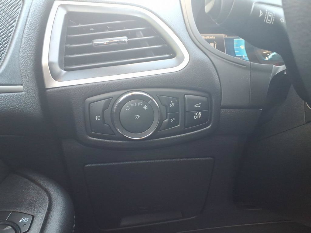 Certified 2024 Ford Edge SEL w/ Convenience Package AWD/4WD image 14