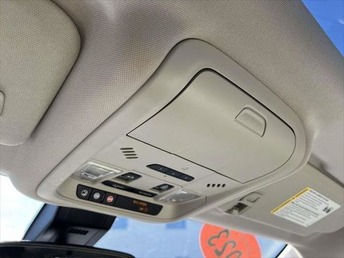 Used 2022 GMC Terrain Denali image 34