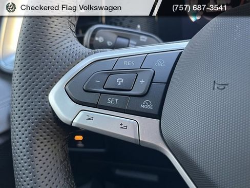 New 2026 Volkswagen Tiguan SE R-Line image 32