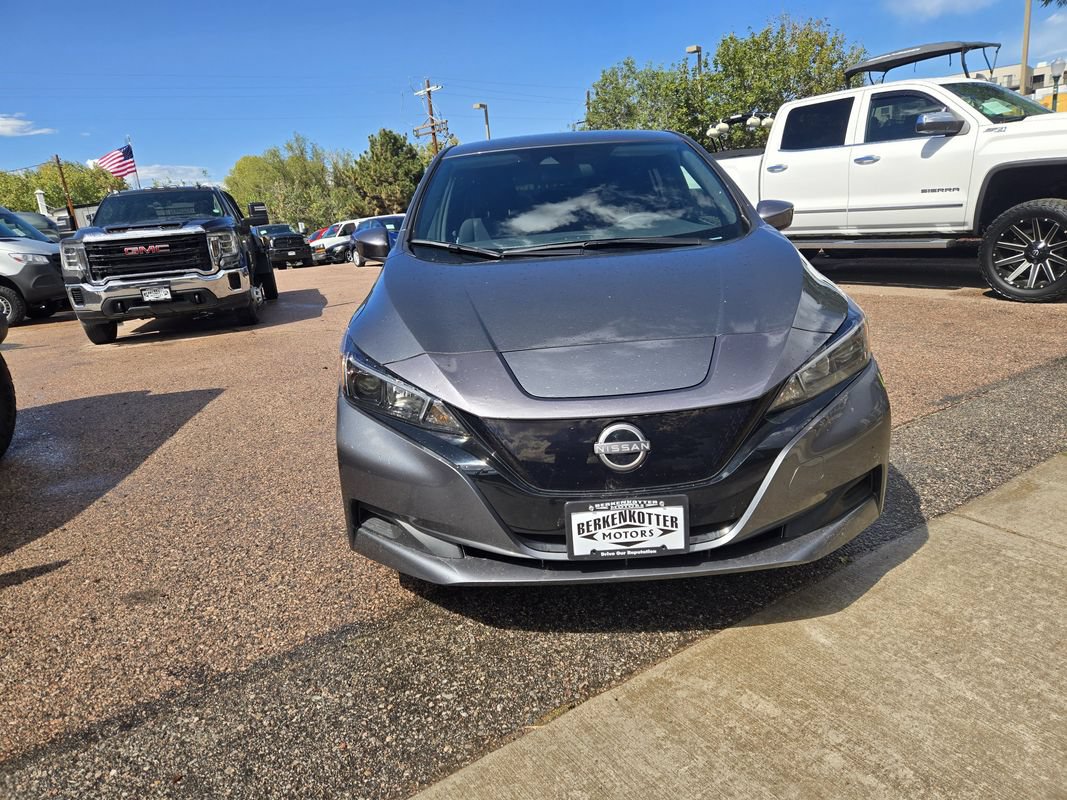 Used 2025 Nissan Leaf S FWD image 3