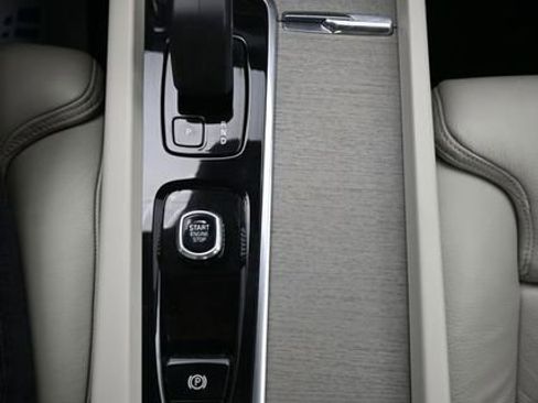 Used 2023 Volvo S60 B5 Ultimate w/ Protection Package Premier FWD image 11