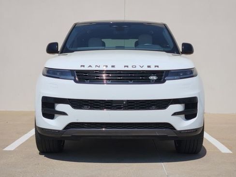 Used 2024 Land Rover Range Rover Sport SE image 2