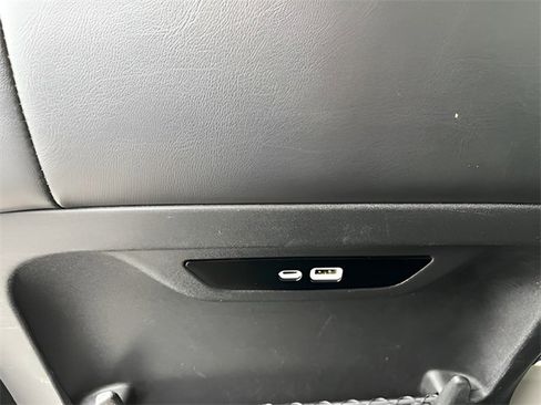 Used 2024 Chrysler Pacifica Touring-L image 55