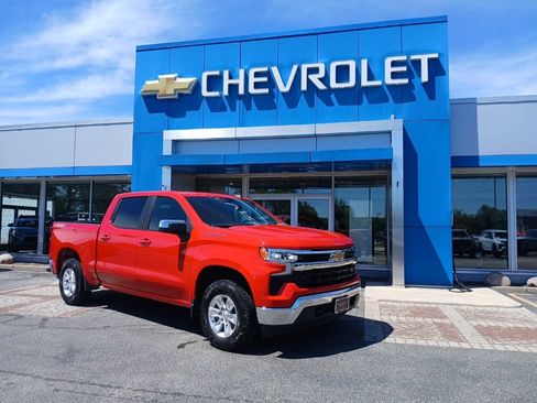 Used 2025 Chevrolet Silverado 1500 LT AWD/4WD image 1