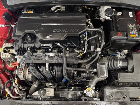 Used 2024 Hyundai Elantra SEL w/ Convenience Package image 12