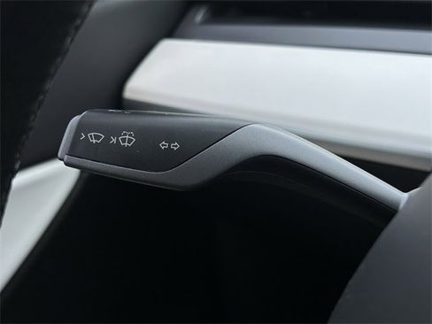 Used 2021 Tesla Model Y Performance image 21
