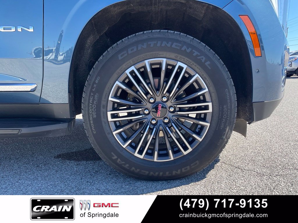 Used 2025 GMC Yukon Elevation w/ Elevation Premium Package AWD/4WD image 32
