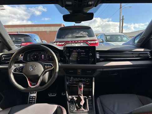 Used 2025 Volkswagen Jetta GLI Autobahn FWD image 13