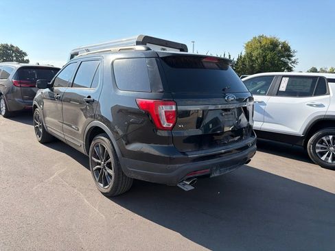 Used 2018 Ford Explorer XLT w/ Equipment Group 202A FWD image 4