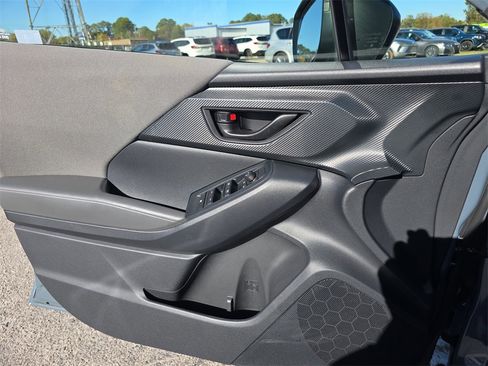 Used 2024 Subaru Crosstrek 2.0i w/ Crosstrek Mirror Package image 23