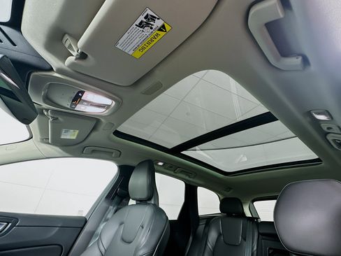 Used 2025 Volvo XC60 B5 Core image 26