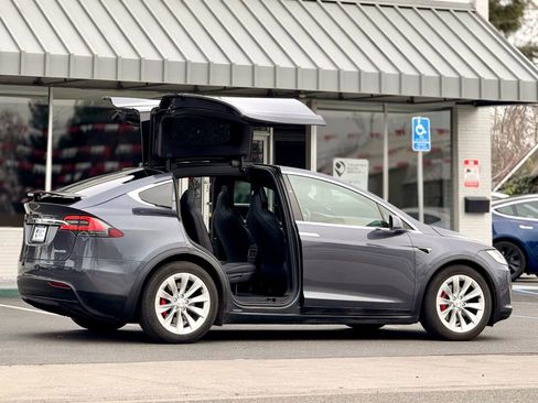 Used 2019 Tesla Model X Performance image 8