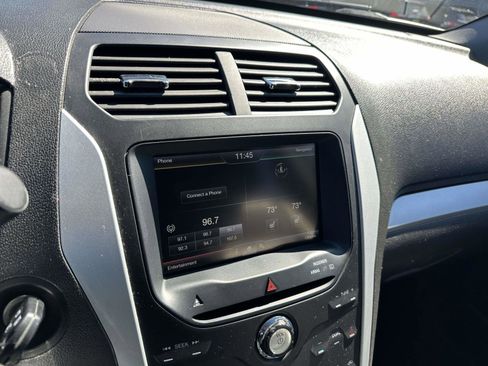 Used 2013 Ford Explorer XLT image 25