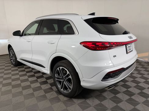 Certified 2025 Audi Q5 Premium w/ Convenience Package AWD/4WD image 3
