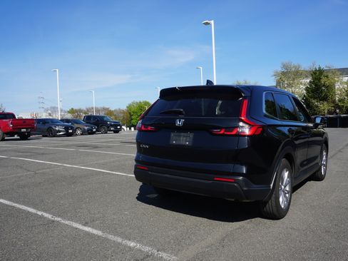 Used 2023 Honda CR-V EX image 4
