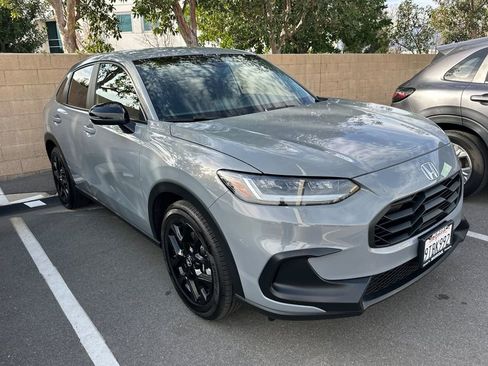 Certified 2025 Honda HR-V Sport image 2