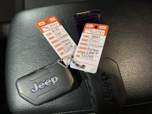 Used 2021 Jeep Gladiator Sport image 26