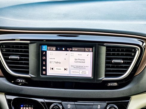 Used 2022 Chrysler Voyager LX image 30