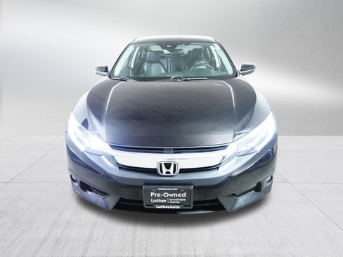 Used 2016 Honda Civic Touring image 2