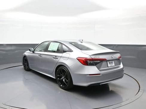 Used 2023 Honda Civic Sport image 8