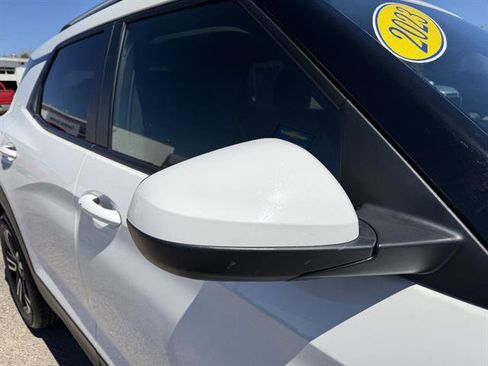 Used 2023 Chevrolet TrailBlazer LT FWD image 9