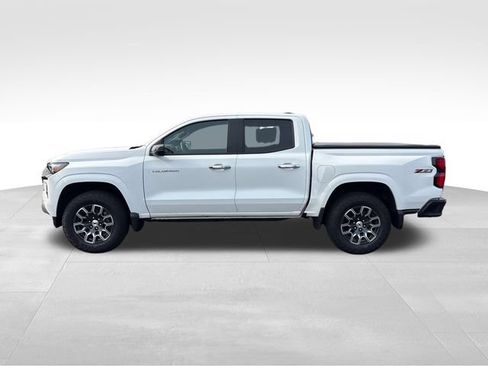 Used 2025 Chevrolet Colorado Z71 AWD/4WD image 2