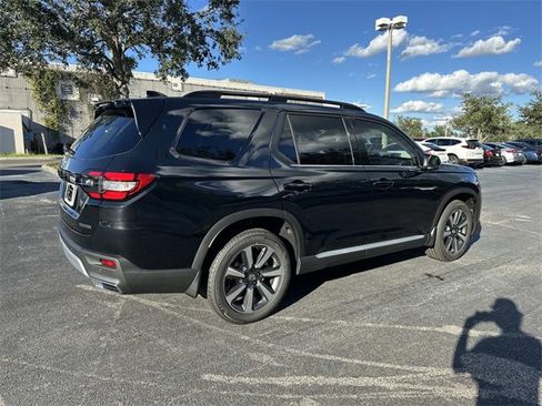 New 2025 Honda Pilot Touring image 5