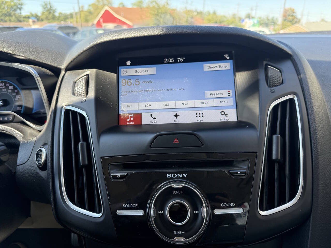 Used 2017 Ford Focus Electric Hatchback FWD image 26