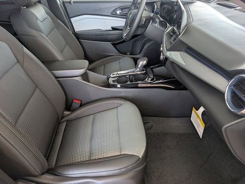 New 2026 Chevrolet Trax LT w/ Midnight Edition FWD image 12