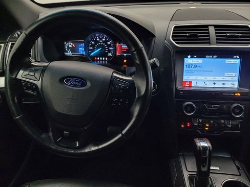 Used 2017 Ford Explorer XLT w/ Equipment Group 202A image 22