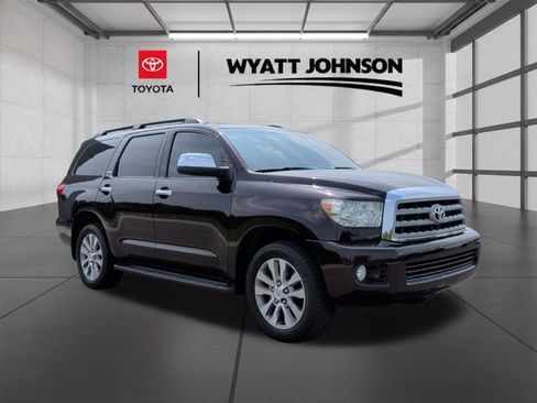 Used 2016 Toyota Sequoia Limited w/ Safety & Convenience Package AWD/4WD image 4