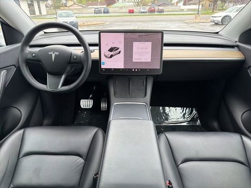 Used 2022 Tesla Model Y Performance image 18