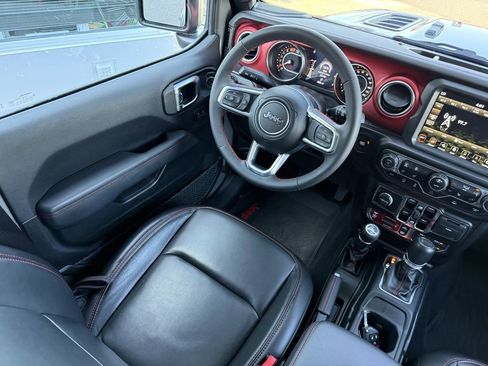 Used 2023 Jeep Wrangler Unlimited Rubicon w/ Cold Weather Group AWD/4WD image 21