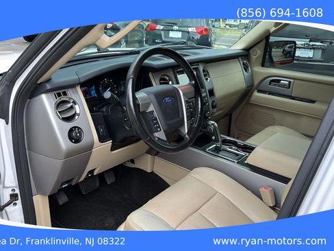 Used 2017 Ford Expedition Limited w/ Equipment Group 301A AWD/4WD image 16