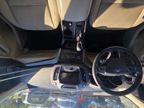 Used 2018 Ford Escape SE w/ Ford Safe & Smart Package FWD image 28