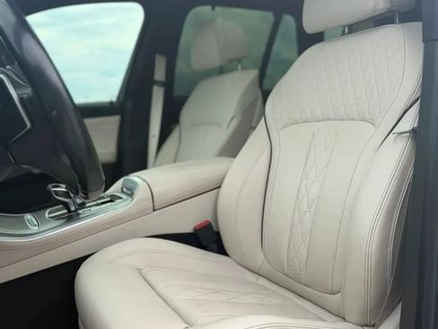 Used 2021 BMW X5 sDrive40i w/ M Sport Package RWD image 11