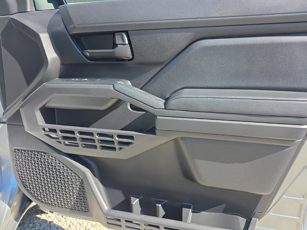 Used 2025 Toyota Tacoma SR AWD/4WD image 18