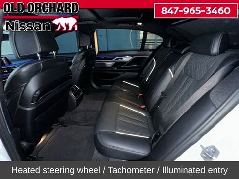 Used 2022 BMW 750i xDrive w/ Executive Package image 15