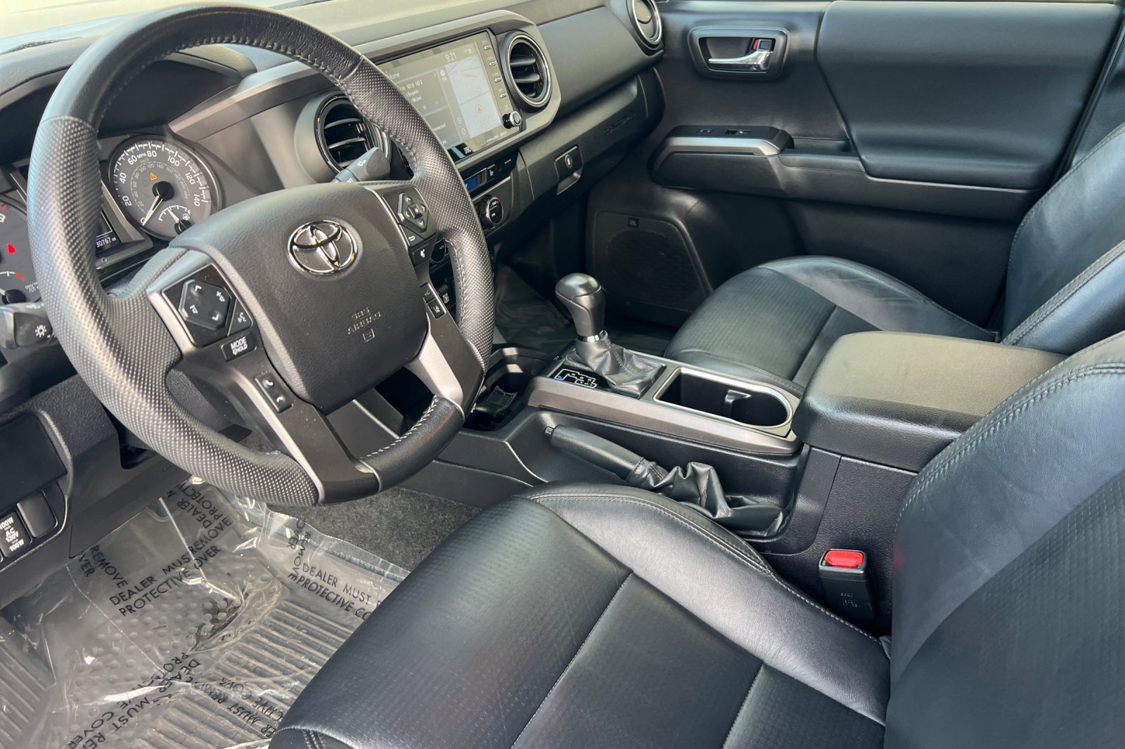 Used 2022 Toyota Tacoma TRD Off-Road AWD/4WD image 4