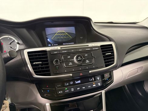 Used 2016 Honda Accord LX image 17