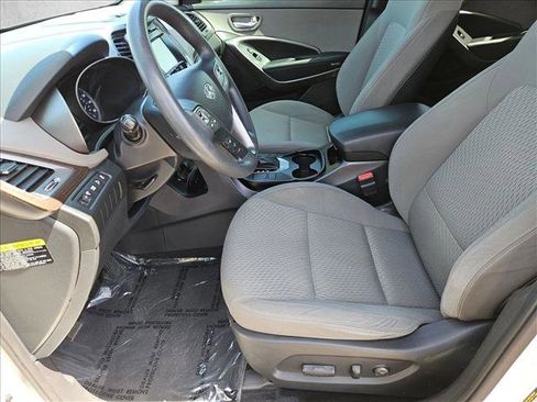 Used 2018 Hyundai Santa Fe SE FWD image 19