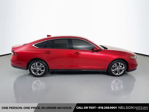 Used 2023 Honda Accord EX image 4