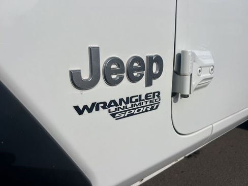 Used 2019 Jeep Wrangler Unlimited Sport S image 11